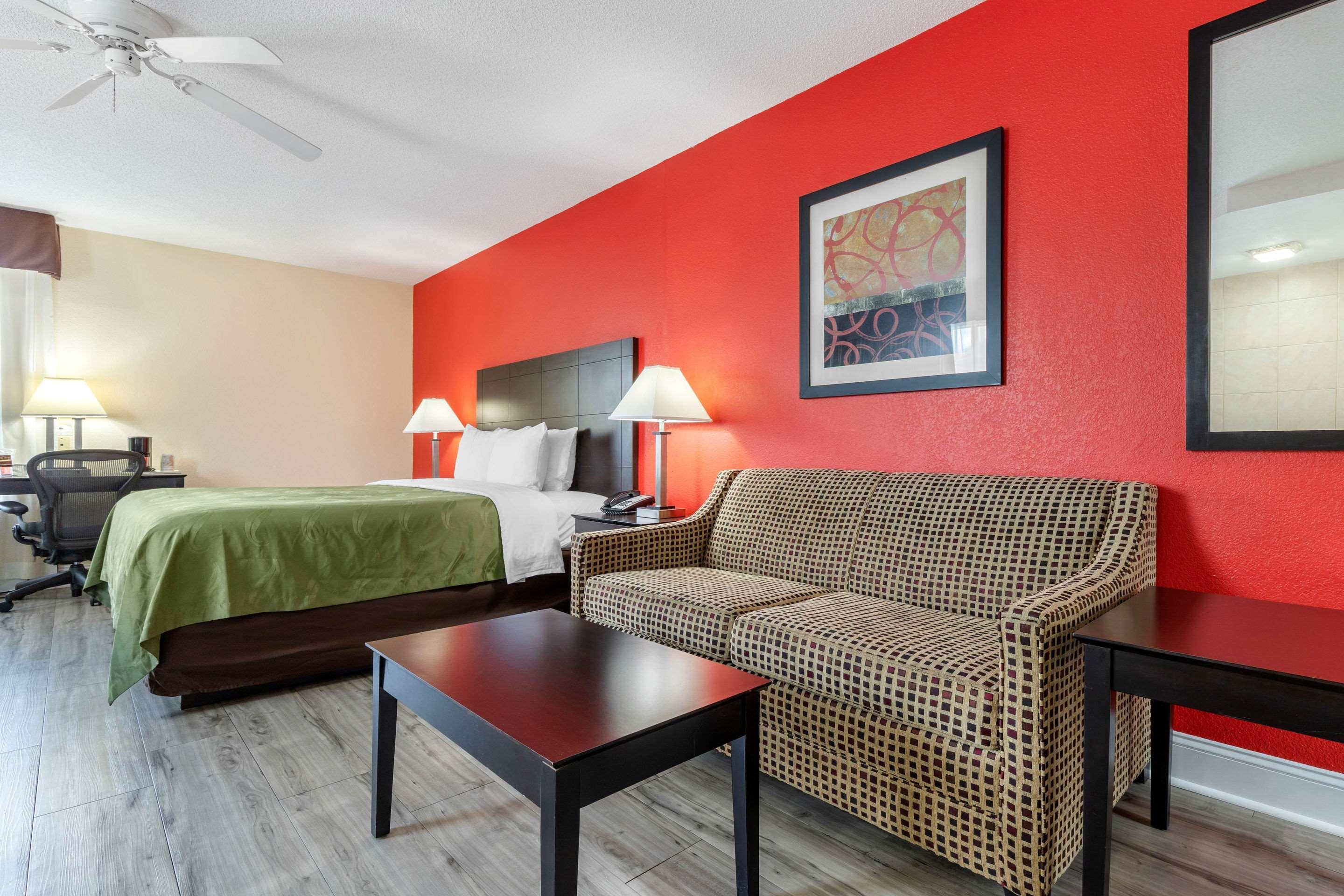 Quality Inn & Suites Лексингтон Экстерьер фото