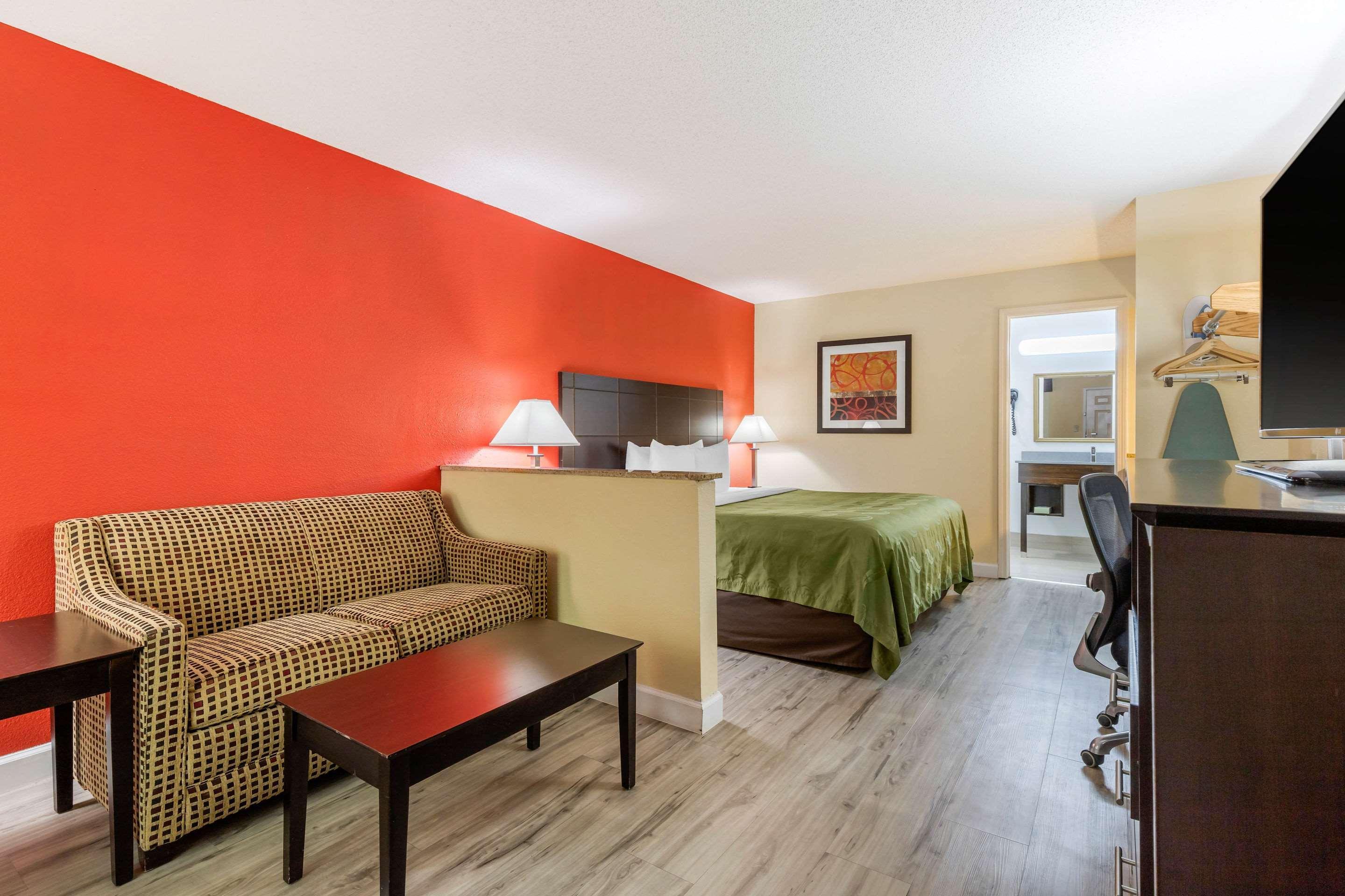 Quality Inn & Suites Лексингтон Экстерьер фото