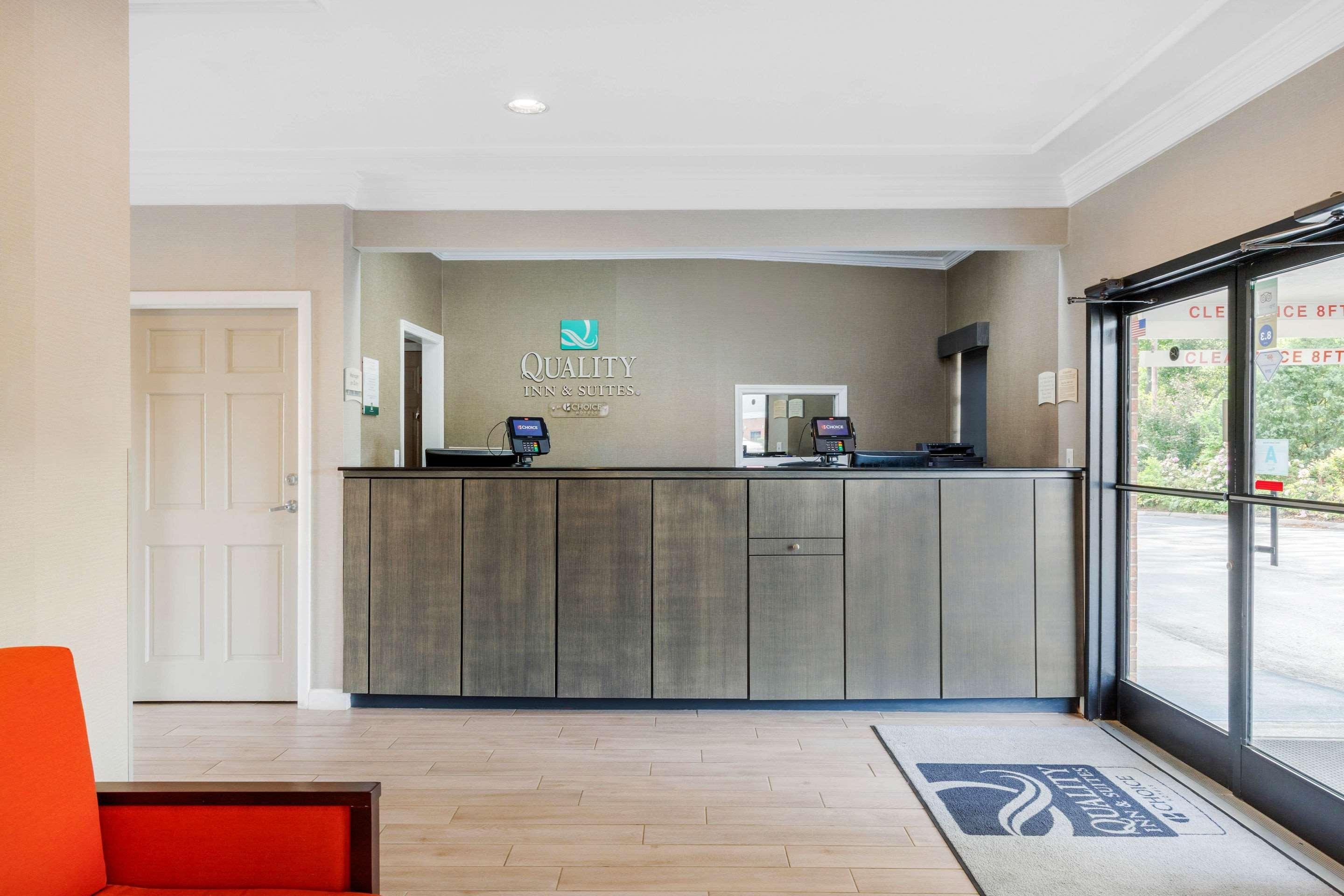 Quality Inn & Suites Лексингтон Экстерьер фото