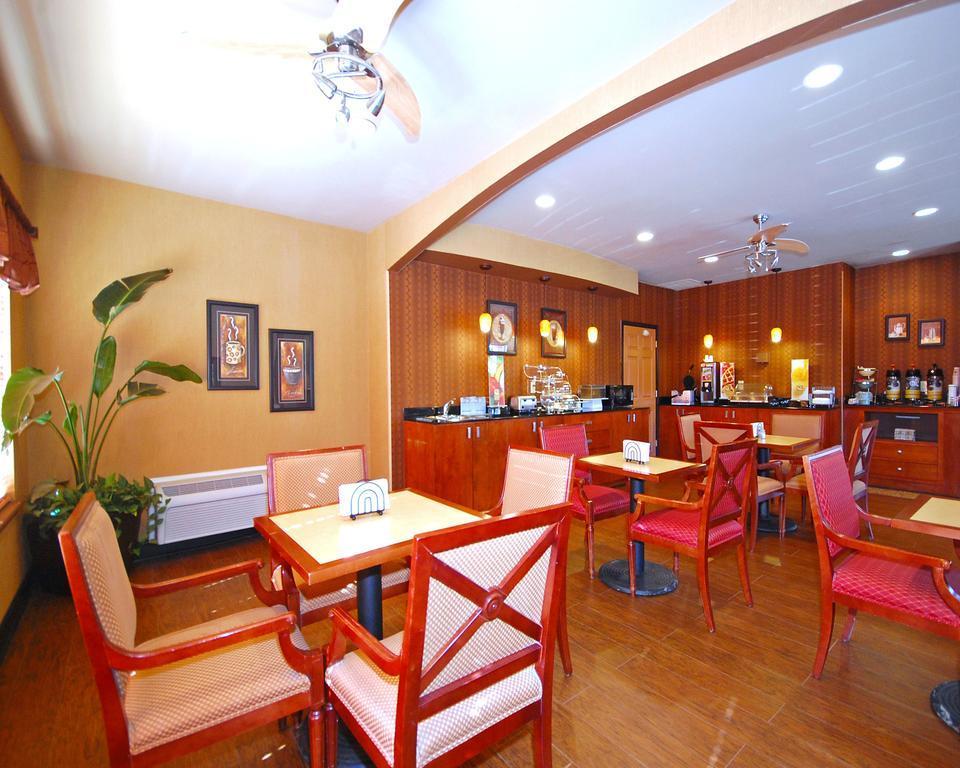 Quality Inn & Suites Лексингтон Экстерьер фото