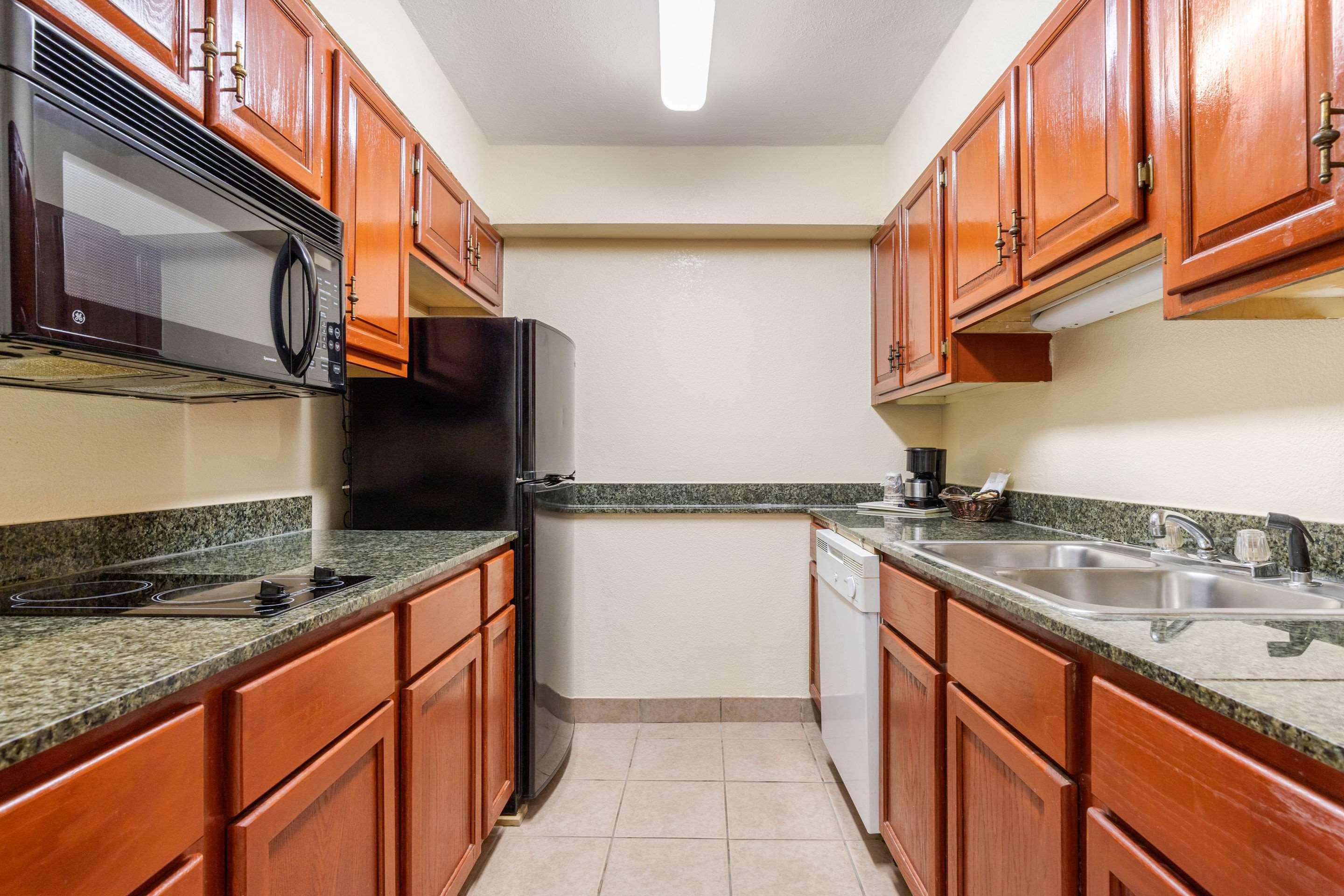Quality Inn & Suites Лексингтон Экстерьер фото