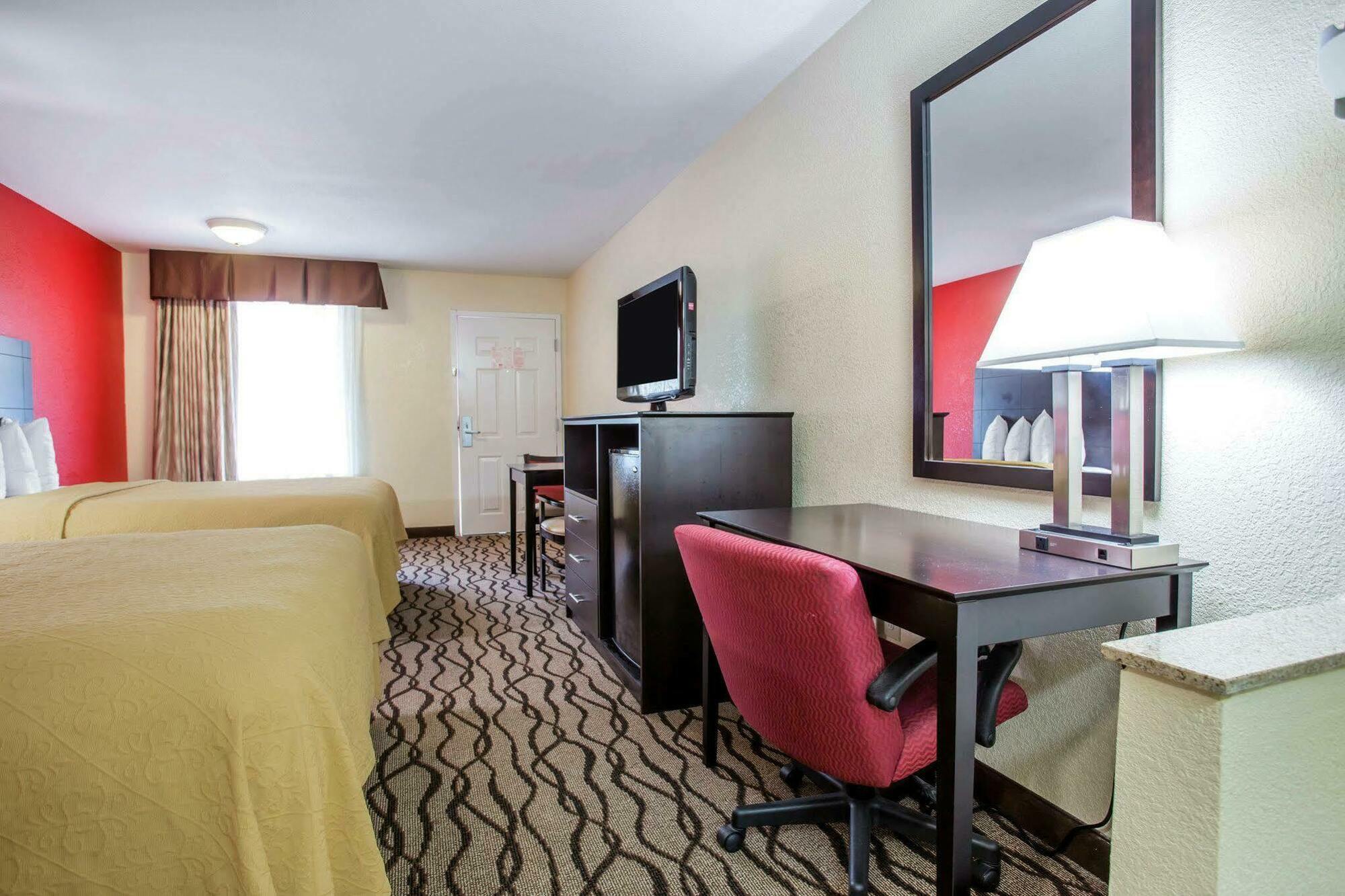 Quality Inn & Suites Лексингтон Экстерьер фото