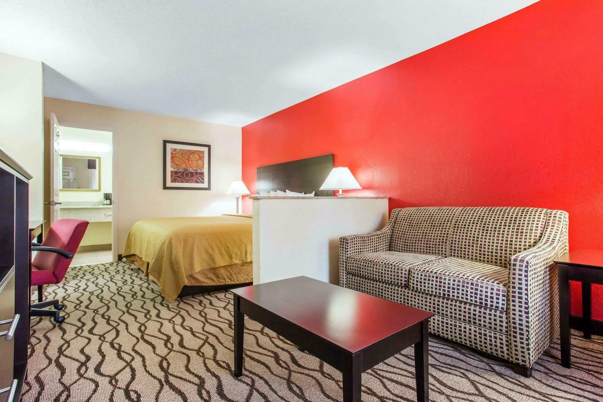 Quality Inn & Suites Лексингтон Экстерьер фото