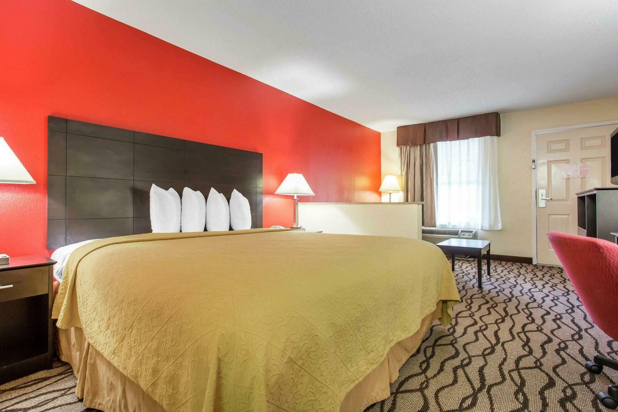 Quality Inn & Suites Лексингтон Экстерьер фото